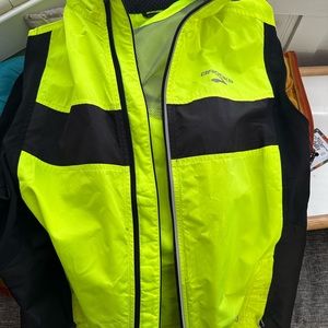 Selling large size Brooks running vests